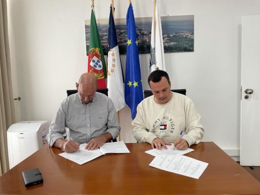 Assinatura de Protocolo entre a Junta de Freguesia de Santa Cruz da Graciosa e o Sport Clube Mar&iacute;timo