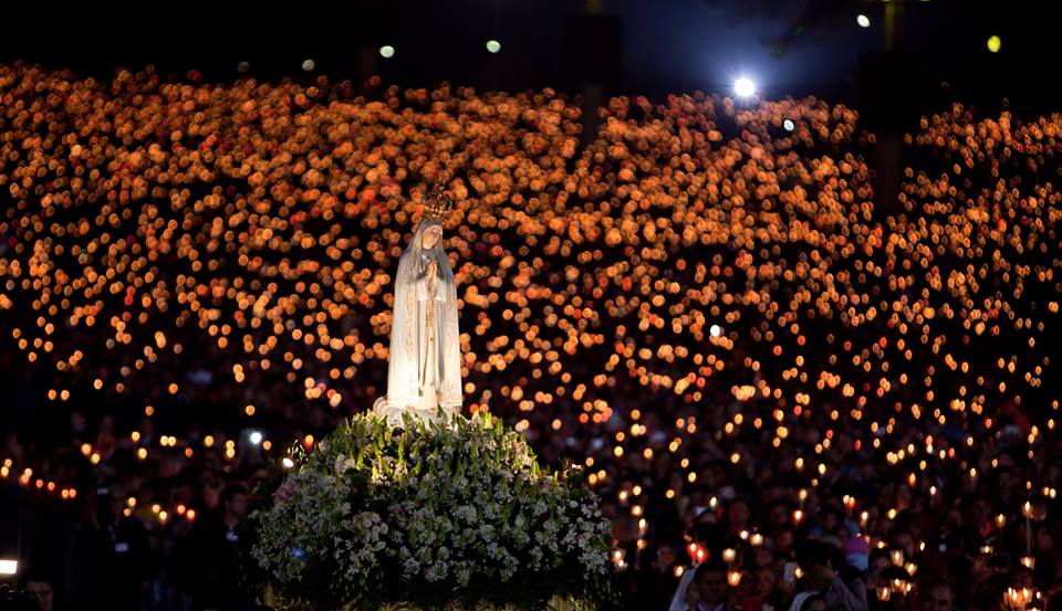 Prociss&atilde;o das Velas